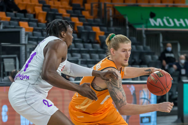 皮蓬在与斯 皮蓬在与斯