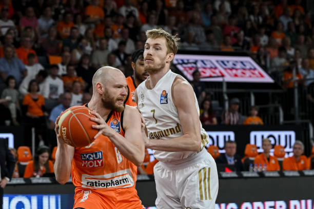 战术体系更 战术体系更