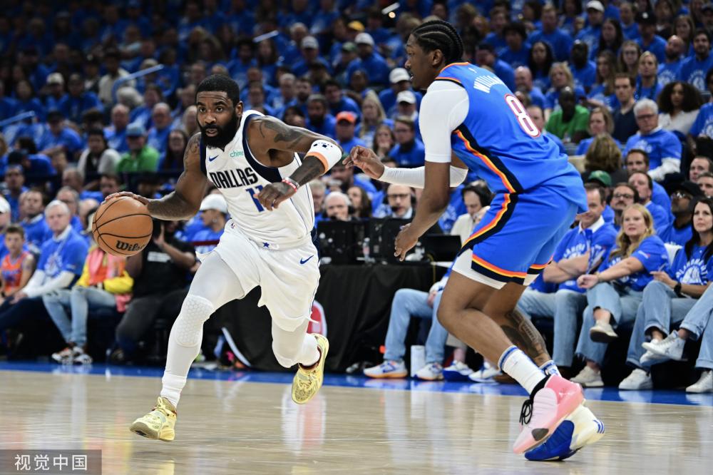 在场上彼此 在场上彼此